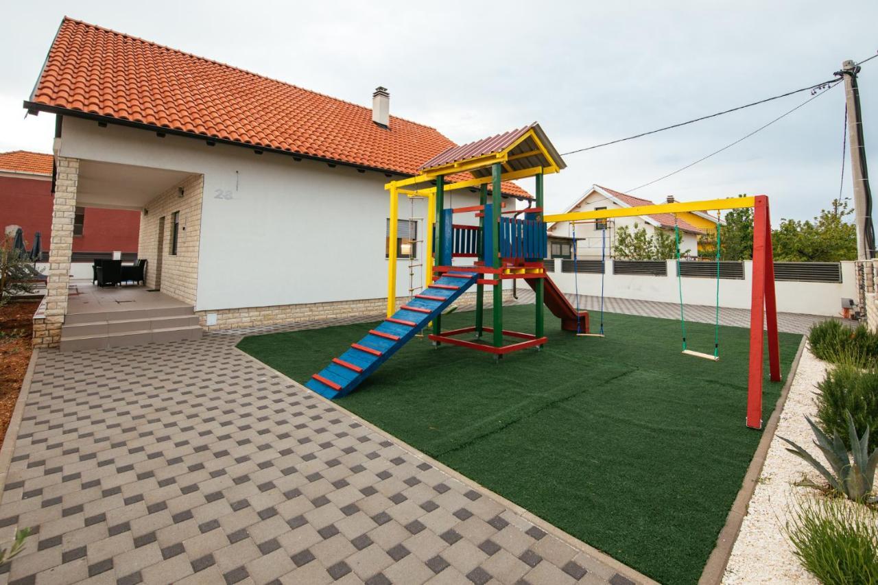 Family House Moja Jube Villa Oklaj Exterior photo